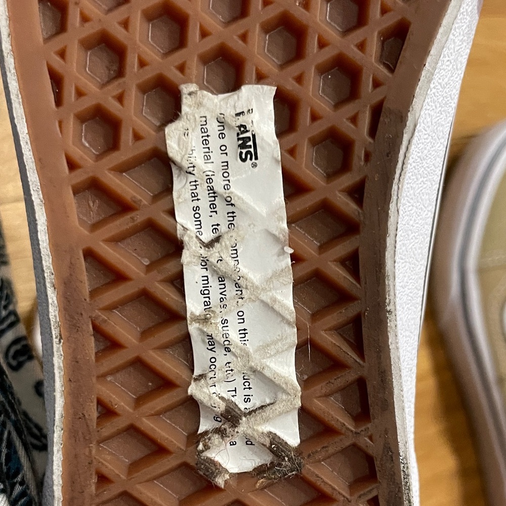 Vans Little Kids Old Skool Sneaker, Beige and White. (Worn only once!) - Picture 7 of 7